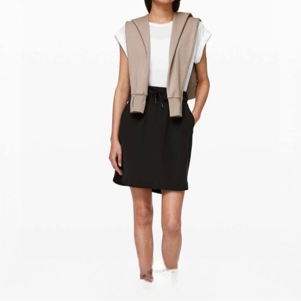 Lululemon black in the fly skirt 2